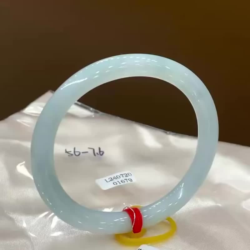 冰种翡翠天然翡翠玉镯A玉手镯 玉鈪 • 冰种粉蓝翡翠贵妃镯 - 手链/手环 - 玉石 蓝色