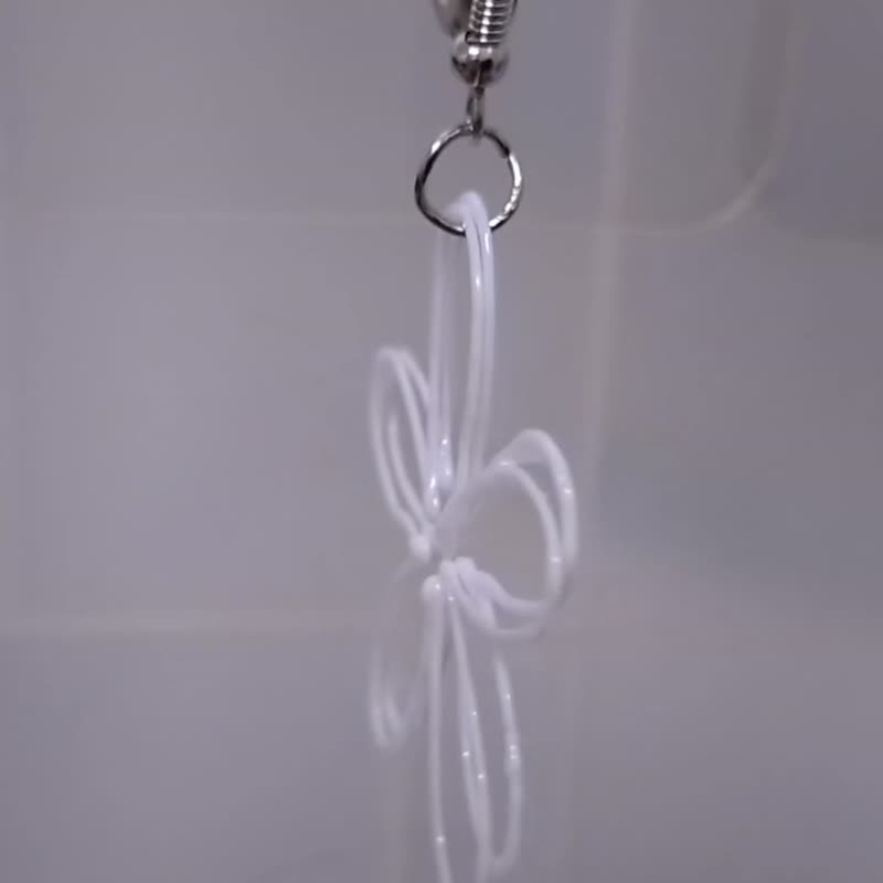 轻盈摇曳的小花 - 耳环/耳夹 - 环保材料 多色