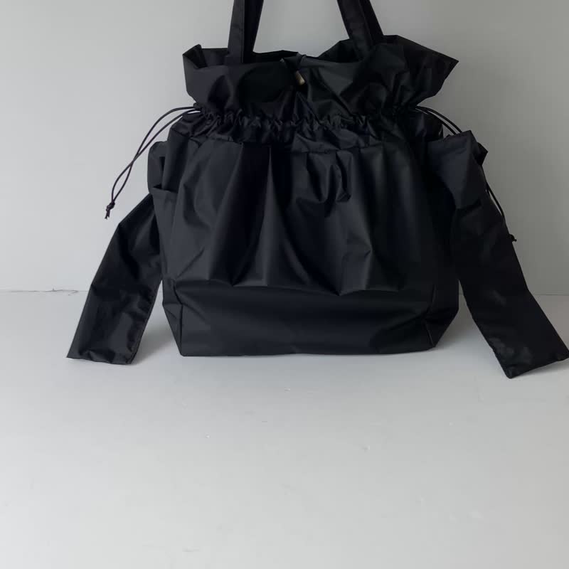 雨天也安全柔软轻便防水尼龙三向抽绳肩包可收纳 A4 尺寸物品 - 侧背包/斜挎包 - 防水材质 黄色